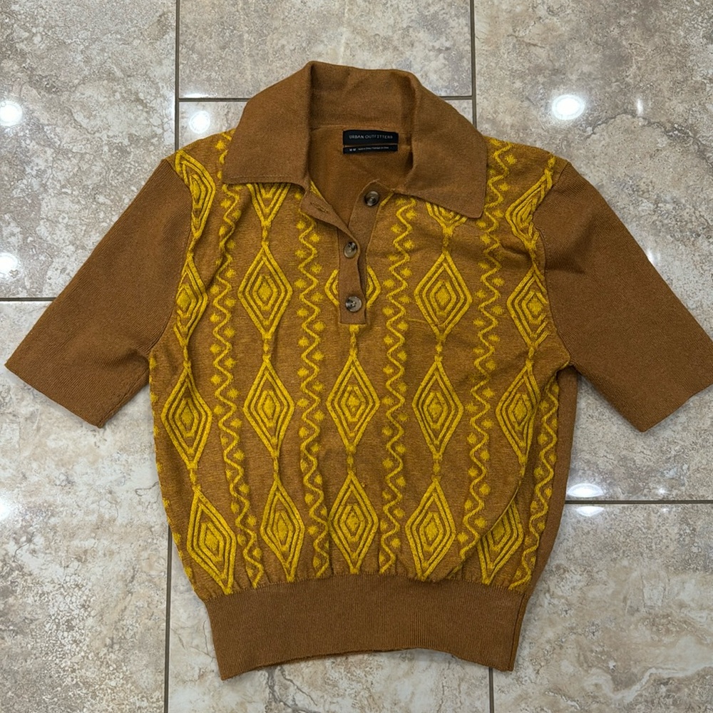 Urban Outfitters vintage Vibe Sweater Size Medium